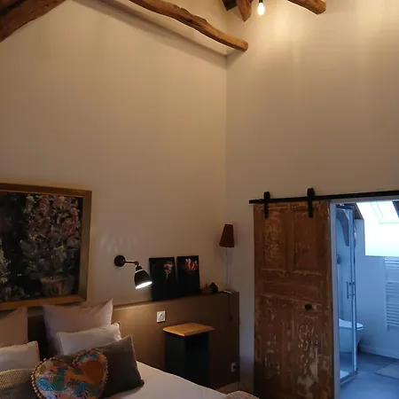 Du Milan Royal Le Monteil (Cantal)